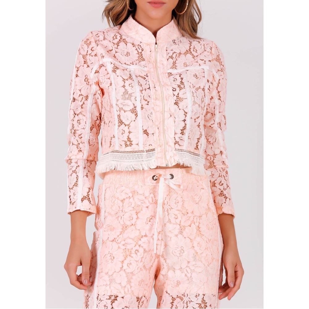 Lace Salmon Set